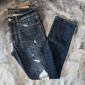 American Eagle Extreme Flex 4 distressed Slim Jean. Dark Wash. Size 31x30